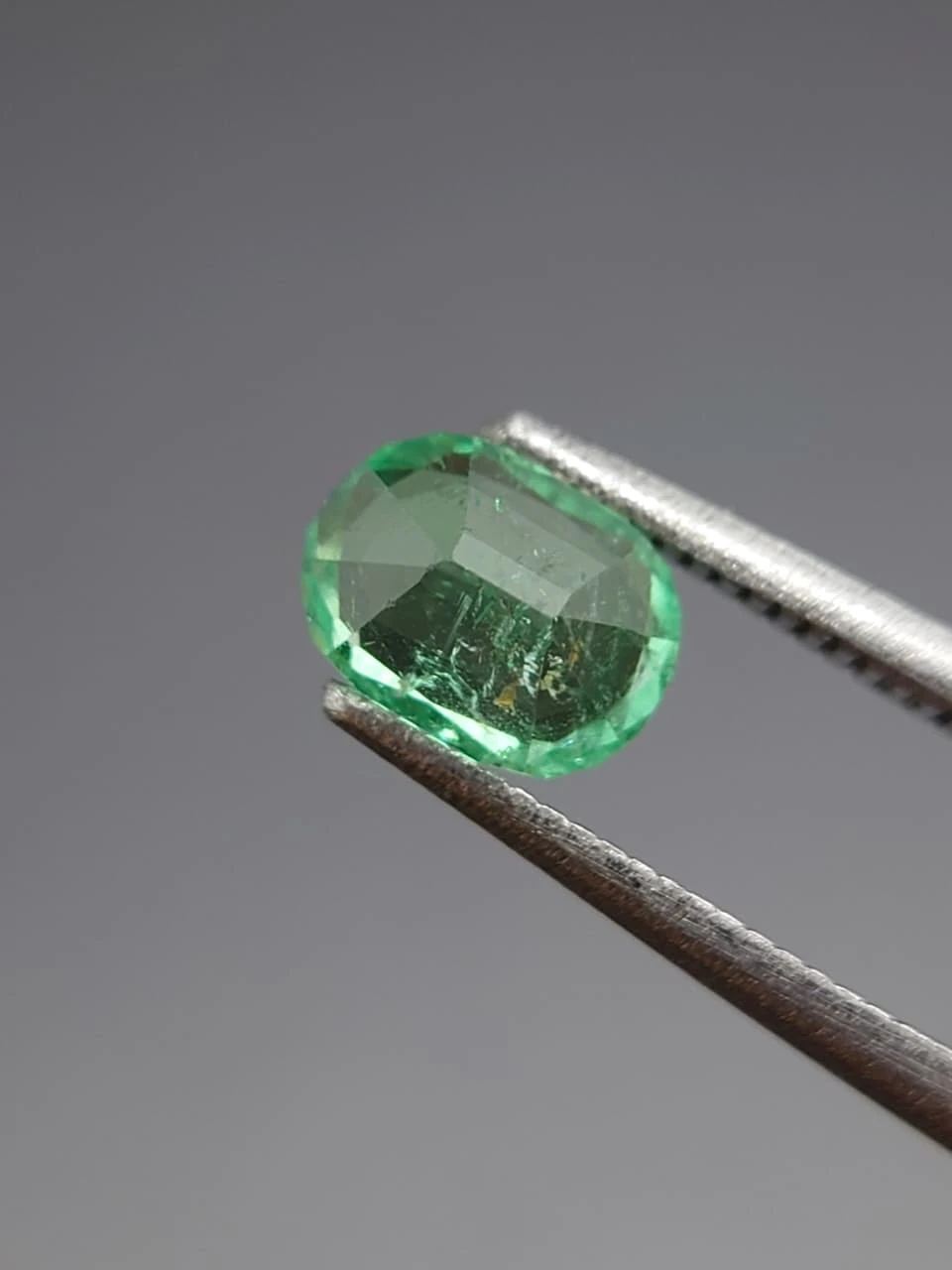 0.97ct Natural Panjsher Emerald Cushion Faceted from Afghanistan — view 4